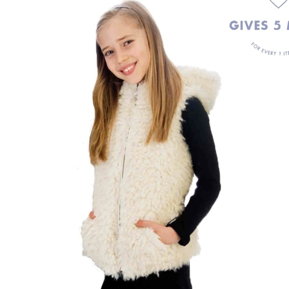 🍁Limeapple Sherpa Vest, cream girls Size 6